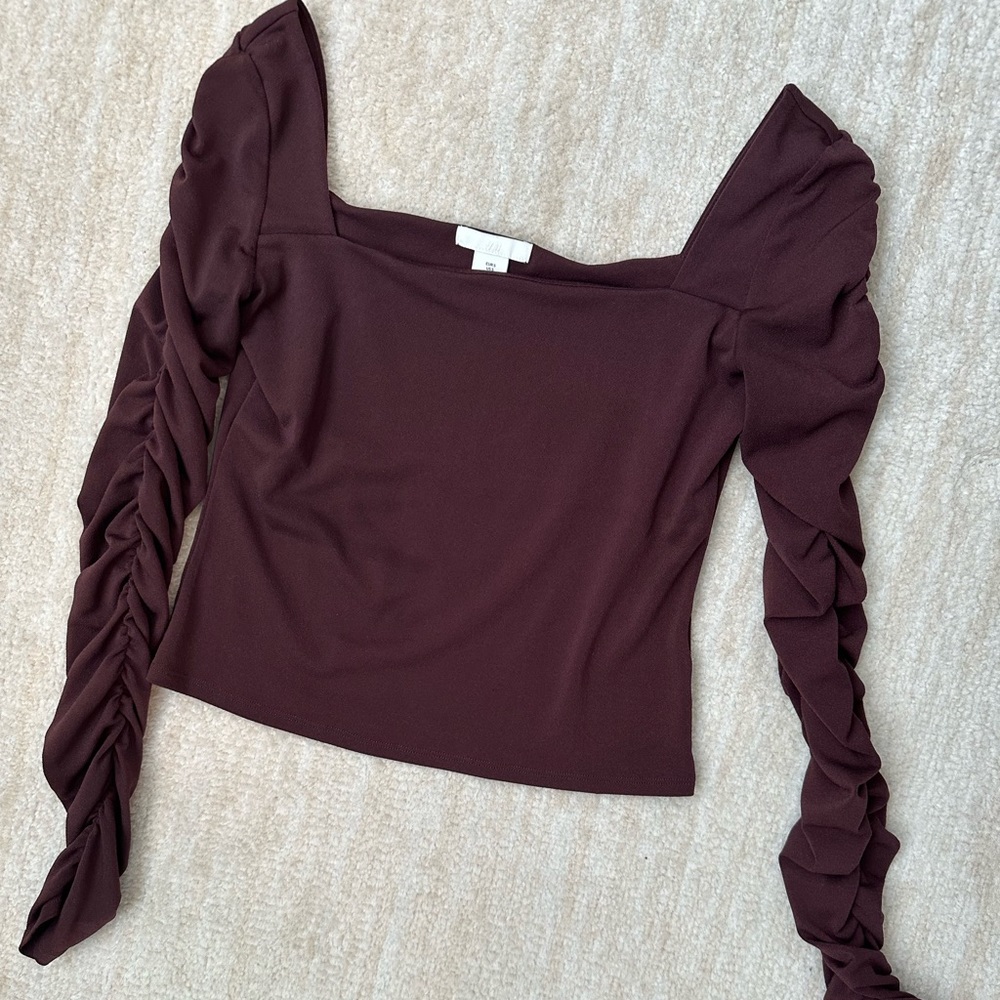 H&M top with sleeve detail
